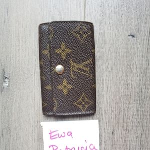 Louis Vuitton 6 key holder monogram